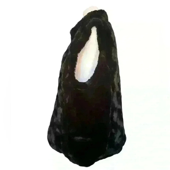 Nicole Miller Full Zip Reversible Faux Fur Vest Jacket. Size XXL. Similars $200 - Picture 10 of 11